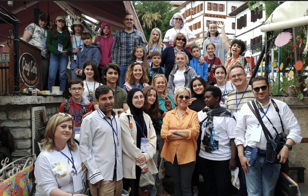 ERASMUS+  LEOC projesi kapsamnda  drt lkeden  gelen  ortaklarmza ev sahiplii yaptk.